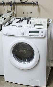 Течет стиральная машинка снизу - что делать?