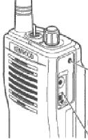 Установка поясной клипсы на корпус радиостанции