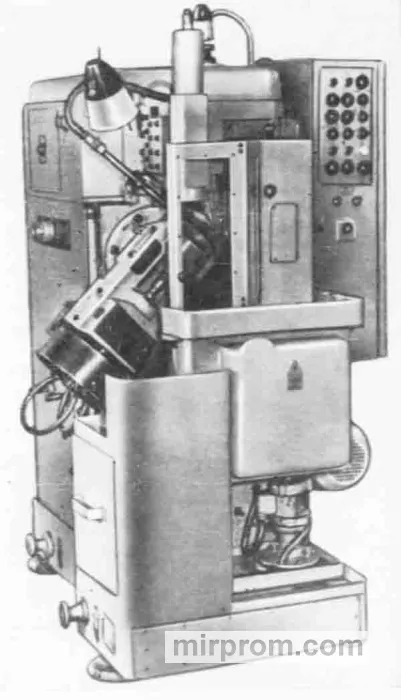 Автомат зубофрезерный горизонтальный повышенной точности для крупных трибов 5303В