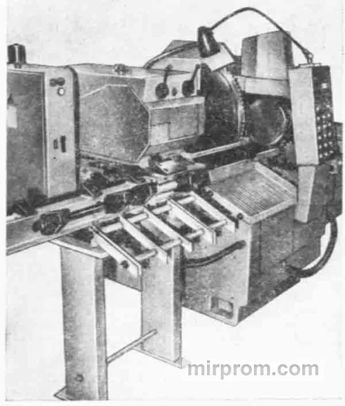 Автомат отрезной круглопильный с ЧПУ 8Г663Ф2