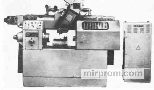 Автомат токарный многорезцово-копировальный 1Н713П