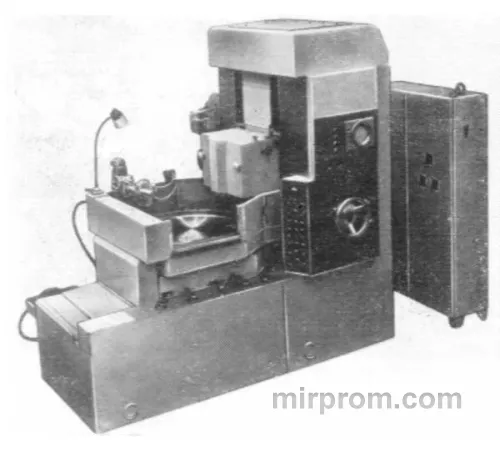 Полуавтомат плоскошлифовальный с круглым магнитным столом и горизонтальным шпинделем 3П741В