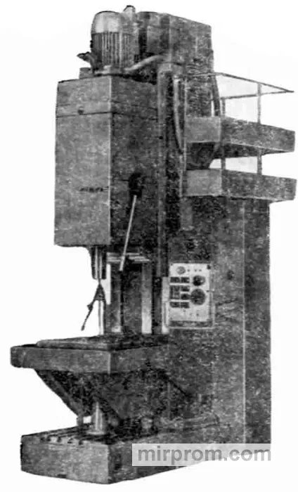 Станок вертикально-сверлильный многошпиндельный 2Г175