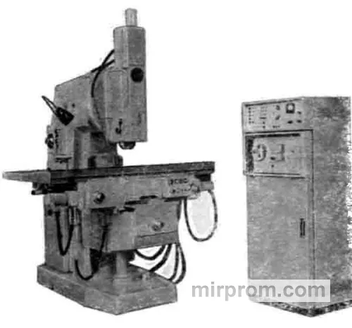 Станок вертикальный консольно-фрезерный 6Н13Ф3-2