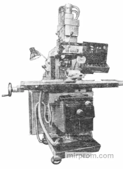 Станок горизонтально-фрезерный консольный универсальный с поворотным шпинделем 6Е80ШФ2