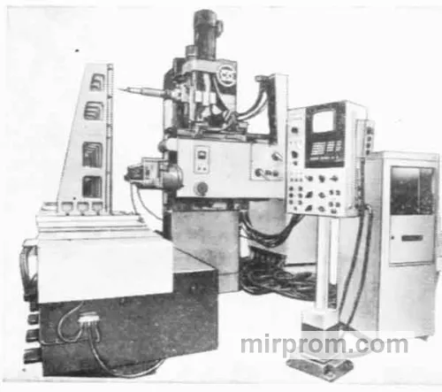 Станок специальный горизонтально-расточный с автоматической сменой инструмента ЛР543МФ4